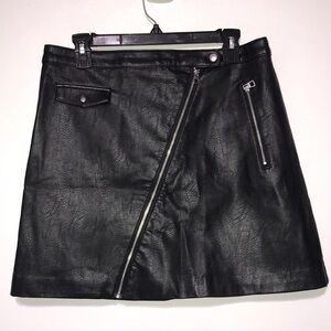 H&M Divided Vegan Leather Skirt Black Size 10